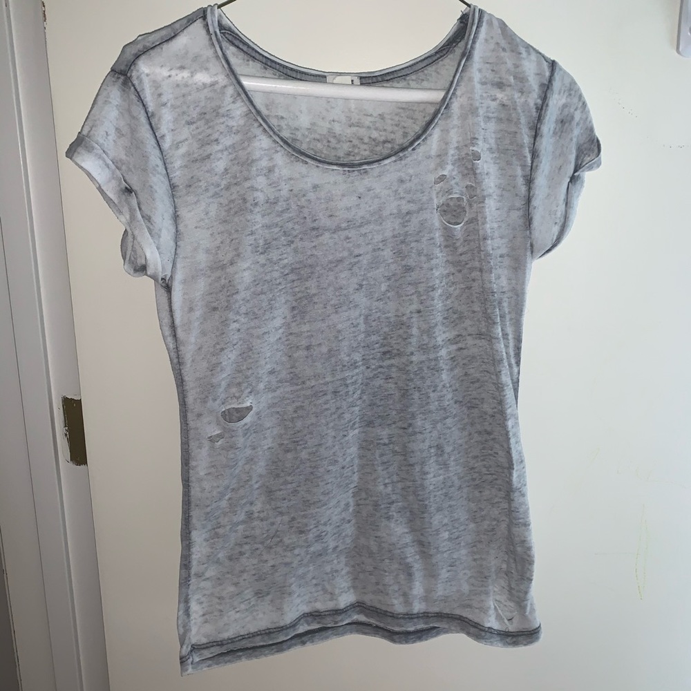 Grey short sleeve tee